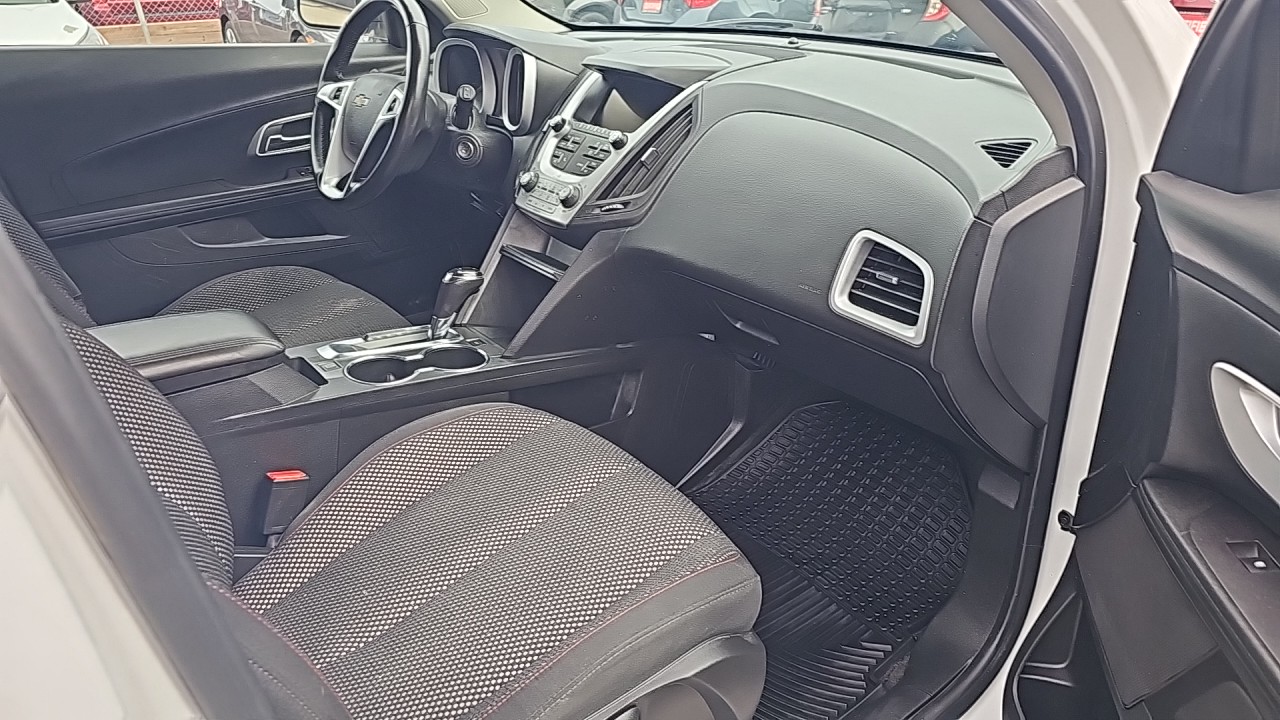 2017-Chevy Equinox LT/Rear View Camera/Remote Start/Fog Lights/Alloy Wheels/Heated Seats/Power Seats/Bluetooth/ON Star/4Cylender. $12989