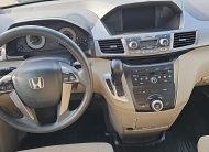 2013-Honda Odyssey/Rear View Camera/Power Seat/Alloy Wheels/8 Seats/Power Sliding Doors/Rear Air and Heat/Roof Wrack. $11989