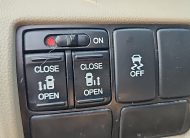 2013-Honda Odyssey/Rear View Camera/Power Seat/Alloy Wheels/8 Seats/Power Sliding Doors/Rear Air and Heat/Roof Wrack. $11989