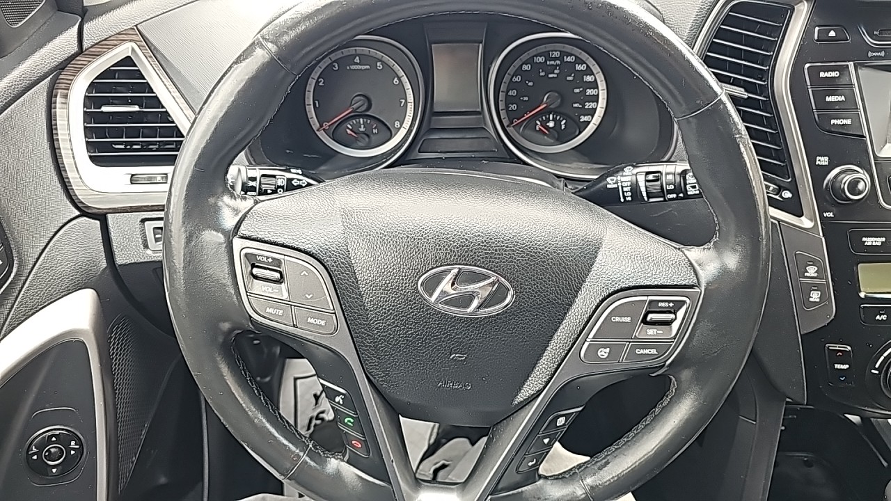 2016 Hyundai Santa Fee Loaded/Panorama Sun Roof/Remote Start/Power Seats/Heated Seats/Navigation/Dash Cam/Alloy Wheels/Rear View Camera.$12449.00